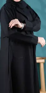 عباية نيسان