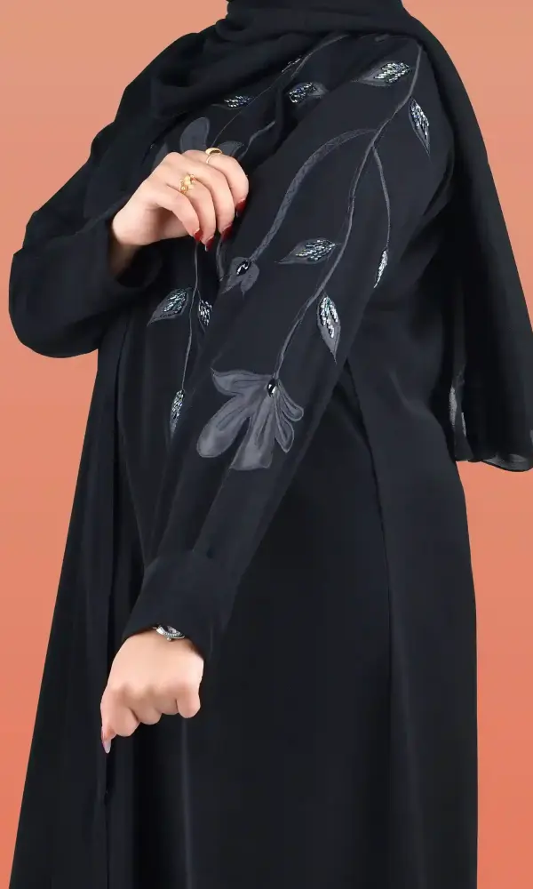 عباية لانا
