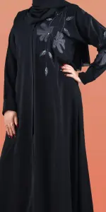 عباية لانا