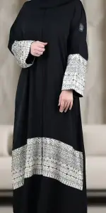 سوار تو ابيض